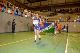 Foto: Cerca de mil estudantes de escolas públicas e privadas do Pará estão em Belém para participar da 61ª edição dos Jogos Estudantis Paraenses (JEPs), que acontece até o próximo domingo. A abertura aconteceu na noite de ontem (15), na escola de educação física da Universidade do Estado do Pará (Uepa). Os JEPs são o segundo maior campeonato estudantil do Brasil. A competição incentiva os alunos a aprender e a exercer a cidadania através do esporte. | Fotógrafo: Foto Rai Pontes