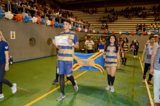 Foto: Cerca de mil estudantes de escolas públicas e privadas do Pará estão em Belém para participar da 61ª edição dos Jogos Estudantis Paraenses (JEPs), que acontece até o próximo domingo. A abertura aconteceu na noite de ontem (15), na escola de educação física da Universidade do Estado do Pará (Uepa). Os JEPs são o segundo maior campeonato estudantil do Brasil. A competição incentiva os alunos a aprender e a exercer a cidadania através do esporte. | Fotógrafo: Foto Rai Pontes