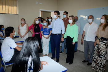 Foto: Governo entrega Escola Estadual Visconde de Souza Franco reconstruída | Fotógrafo: Eliseu Dias / Rai Pontes
