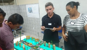 Foto: Escolas adotam ensino técnico | Fotógrafo: Eliseu Dias