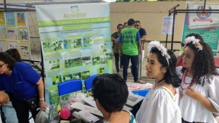 Foto: A comunidade escolar de cerca de 10 unidades de ensino da rede estadual participaram neste sábado (21) da I Feira de Arte e Inclusão da USE 04. A programação teve a participação intensa de alunos com e sem deficiência que apresentaram aos convidados todo o talento que já desenvolvem nas escolas ao longo do ano. A feira teve o objetivo de mostrar a produção artística e cultural das escolas estaduais que compõem a USE, fomentando a inclusão social. | Fotógrafo: Divulgação