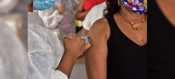 Notícia: Governo reúne com sindicatos e MPE para iniciar planejamento de vacinação dos profissionais da Educação no Estado