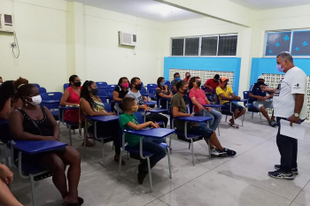 Notícia: Moradores do Guamá recebem capacitação profissional 