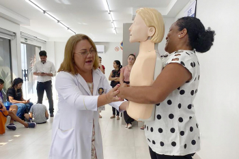 Notícia: Centro de atendimento educacional especial recebe projeto Santa Casa nas Escolas